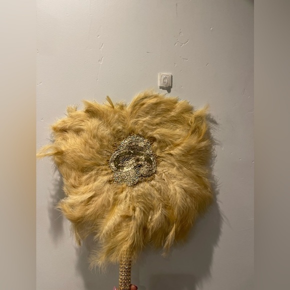 Beautiful Detailed Gold Feather Hand Fan Wedding African Traditional Engagement - Picture 1 of 5